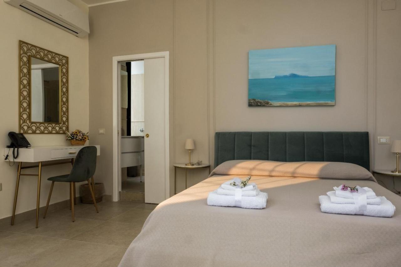 Bed and Breakfast Chiostro San Francesco - Casa Di Ospitalita Religiosa Neapel Exterior foto